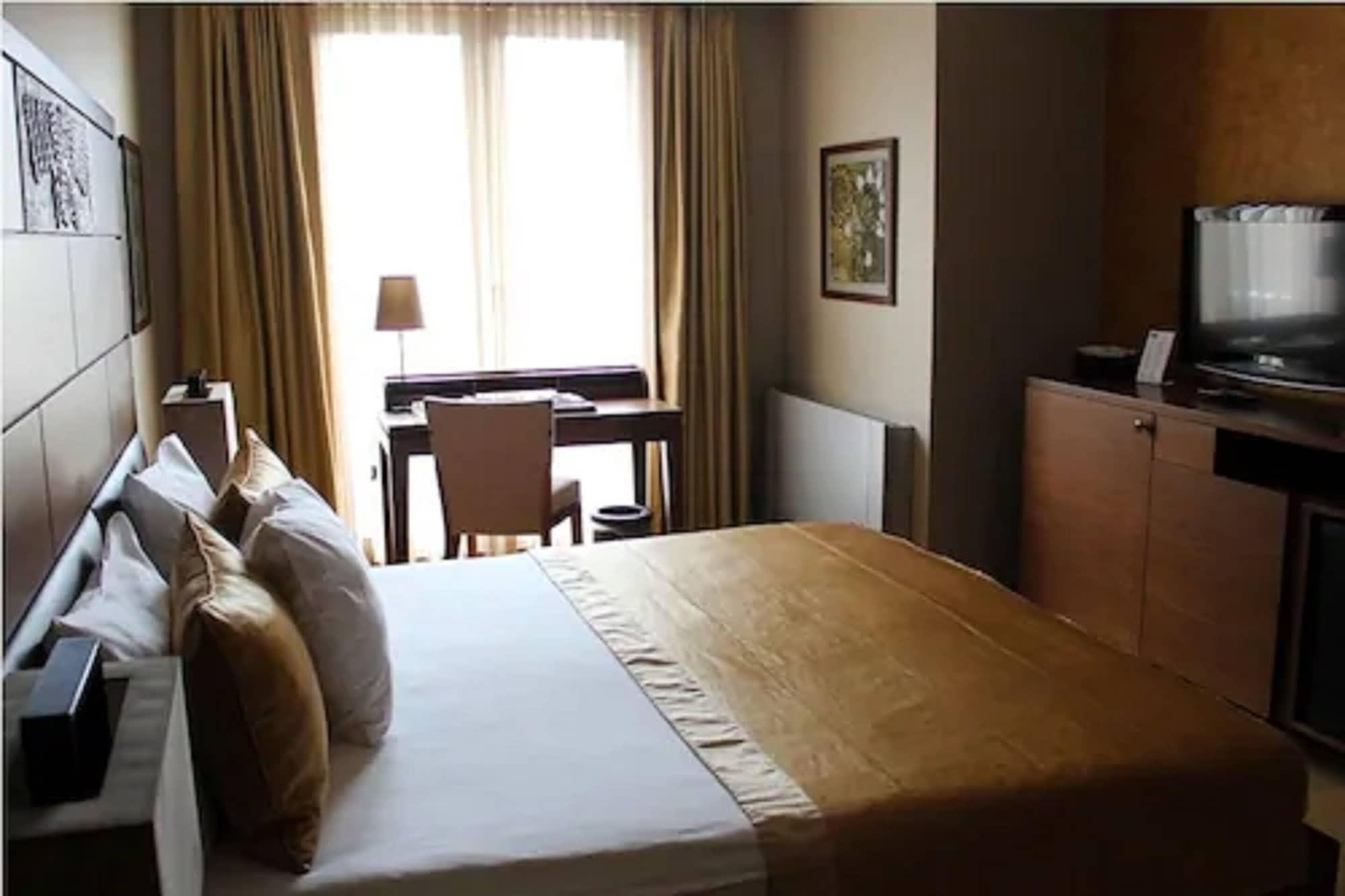 Continental Hotel Pera Стамбул Экстерьер фото